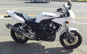 YAMAHA FZS600 FAZER 2000 RJ02