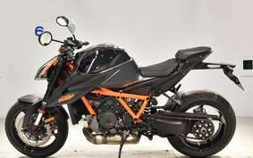 KTM 1290 SUPER DUKE R 2021 V3940