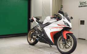 YAMAHA YZF-R125