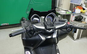 YAMAHA T-MAX 530 DX 2019 SJ15J