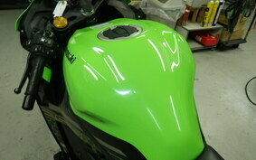 KAWASAKI ZX-25R ZX250E