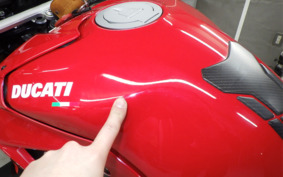 DUCATI STREETFIGHTER V4 S 2021