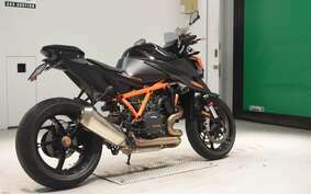 KTM 1290 SUPER DUKE R 2020 V3904