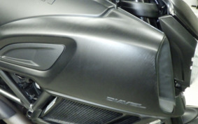 DUCATI DIAVEL 2015