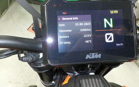 KTM 1290 SUPER DUKE R 2023 V3940