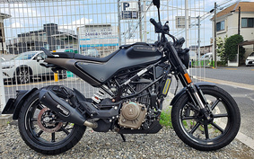 HUSQVARNA Svartpilen JUD4