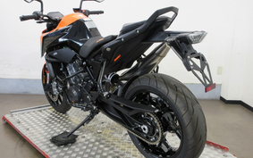 KTM 890 DUKE 2022 TU940