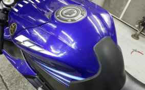 YAMAHA YZF-R1 2005