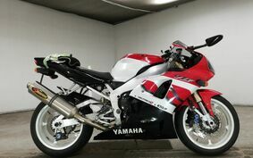 YAMAHA YZF-R1 2000 RN04