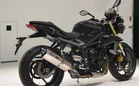 TRIUMPH STREET TRIPLE 85 2013