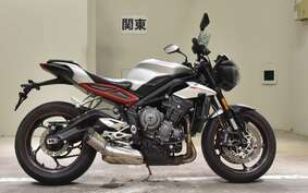 TRIUMPH STREET TRIPLE R 2018 DA434Z