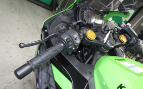 KAWASAKI ZX-25R ZX250E