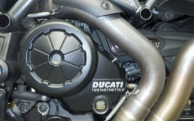 DUCATI DIAVEL 2015