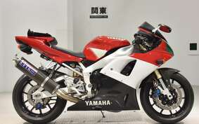 YAMAHA YZF-R1 2000 RN04