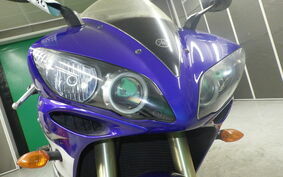 YAMAHA YZF-R1 2004 RN12