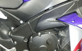 YAMAHA YZF-R1 2010 RN23