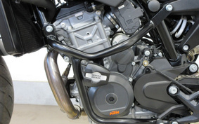 KTM 890 DUKE 2022 TU940