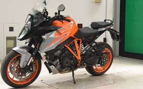 KTM 1290 SUPER DUKE GT 2022 V6940