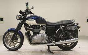 TRIUMPH BONNEVILLE SE 2011