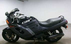 HONDA CBR750 1988 RC27