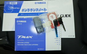 YAMAHA T-MAX 560 T 2023 SJ19J