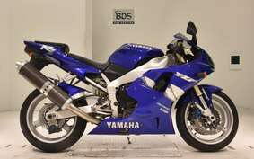 YAMAHA YZF-R1 1999 RN011