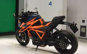 KTM 1290 SUPER DUKE R 2021