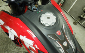 DUCATI HYPERMOTARD 820 2015