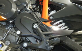 KTM 890 DUKE R 2021 TU940