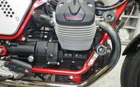 MOTO GUZZI V7 RACER 2014