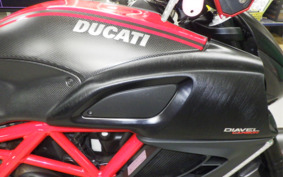 DUCATI DIAVEL Carbon 2012