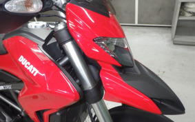 DUCATI HYPERSTRADA 820 2013