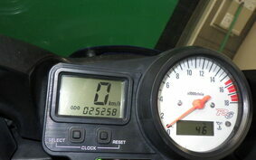 YAMAHA YZF-R6 2000 RJ03