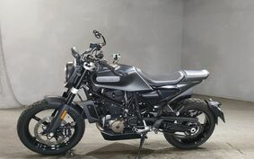 HUSQVARNA  スヴァルトピレン701 2020 UBV4