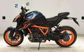 KTM 1290 SUPER DUKE R 2022 V3940