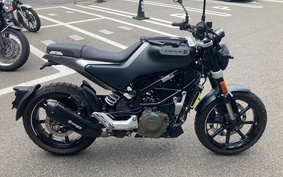 HUSQVARNA Svartpilen JUE4