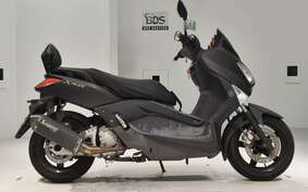 YAMAHA X-MAX 250