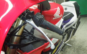 HONDA RVF400 2000 NC35