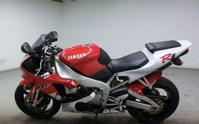 YAMAHA YZF-R1 1999 RN01