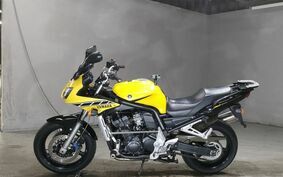 YAMAHA FZ FAZER FEATHER 2002 RN06