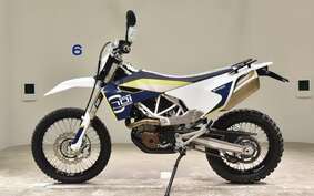 HUSQVARNA 701ED 2016 UET4