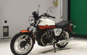 MOTO GUZZI V7 SPECIAL 2013