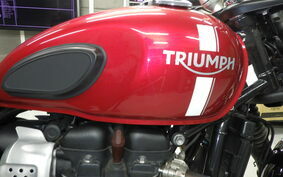 TRIUMPH STREET TWIN 2017 AD74GD