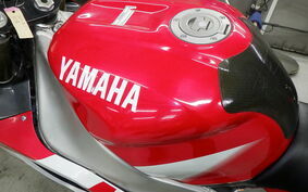 YAMAHA YZF-R1 2000 RN04