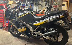 YAMAHA TZR250 1KT