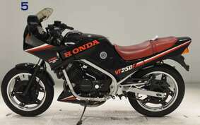 HONDA VT250FE MC08