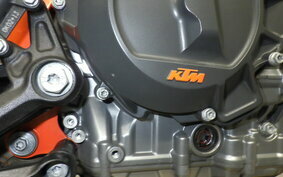 KTM 890 DUKE R 2021