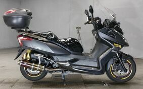 KYMCO DOWNTOWN 200 i 不明