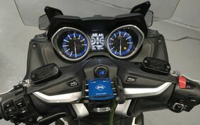 YAMAHA T-MAX 530 DX 2018 SJ15J