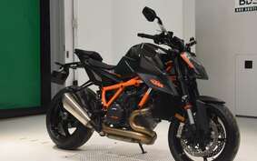 KTM 1290 SUPER DUKE R 2021